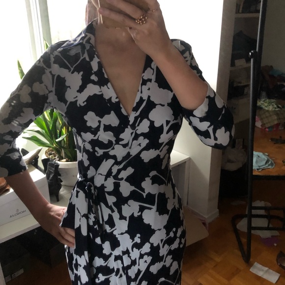 wrap dress - Picture 5 of 6